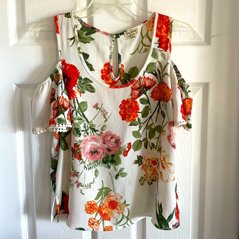 Like new cold shoulder blouse